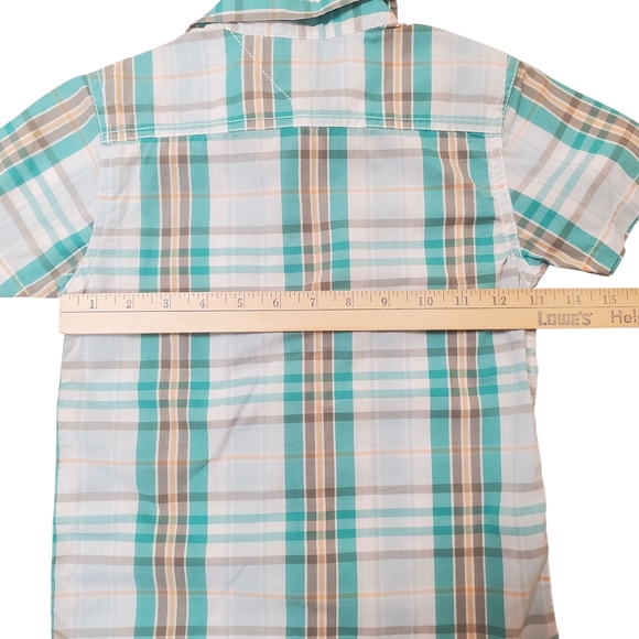 2 Boy's Size 5 Button Down Shirts. Tommy Hilfiger & Hurley. Short Sleeve - Picture 10 of 11